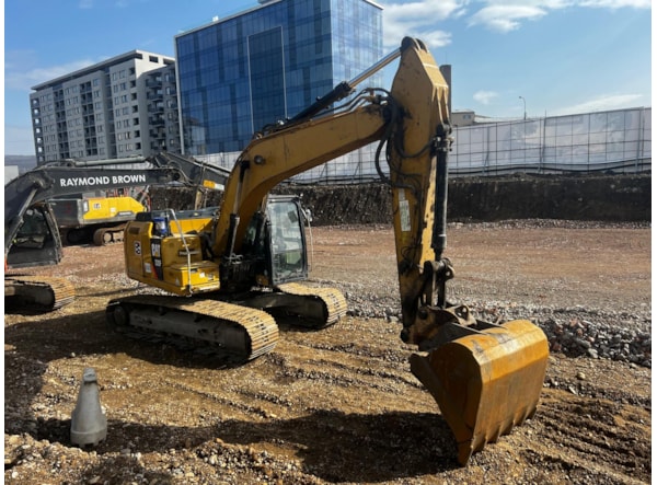 Excavator senile Caterpillar 320 FL de vanzare
