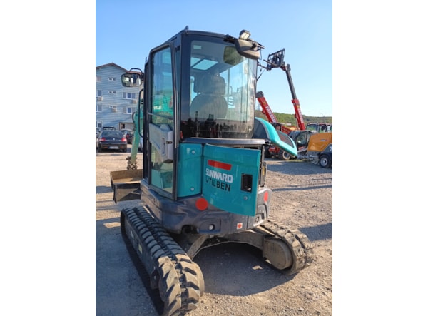 Miniexcavator SUNWARD 35UF  R DISPONIBIL PENTRU INCHIRIERE de vanzare