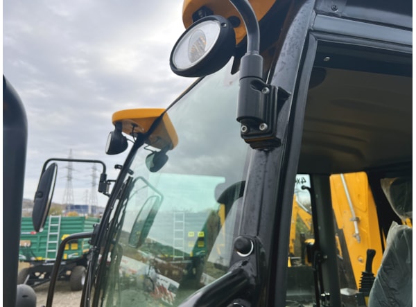 Buldoexcavator CUKUROVA 885 STAGE V Echipare Pro de vanzare