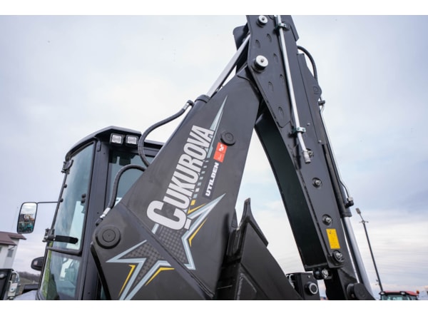 Buldoexcavator CUKUROVA  888XG  STAGE V roti egale -pompa axiala Bosch Rexroth- 2 ani Garantie  de vanzare