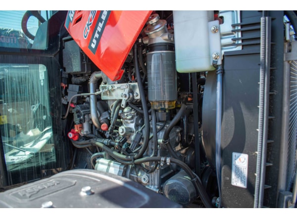 Tractor Kioti CK 3530C-EU cabina cu AC, transmisie manuala si incarcator frontal de vanzare