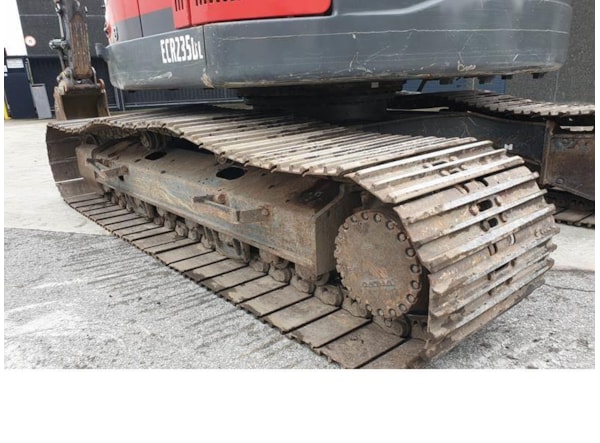 Excavator senile Volvo ECR 235 DL de vanzare