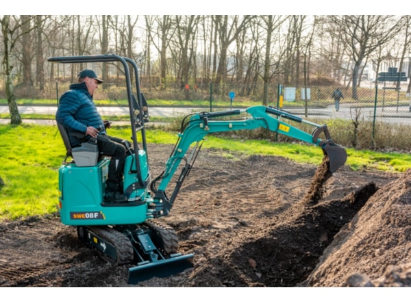Miniexcavator SUNWARD SWE 08F de vanzare