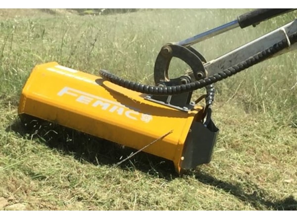 Tocator vegetatie - excavator Femac T1 60 REV - miniexcavator  1 - 3 tone. de vanzare