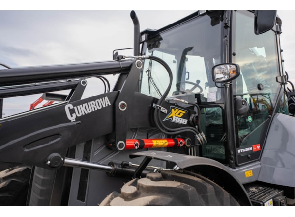 Buldoexcavator CUKUROVA  888XG  STAGE V roti egale -pompa axiala Bosch Rexroth- 2 ani Garantie  de vanzare