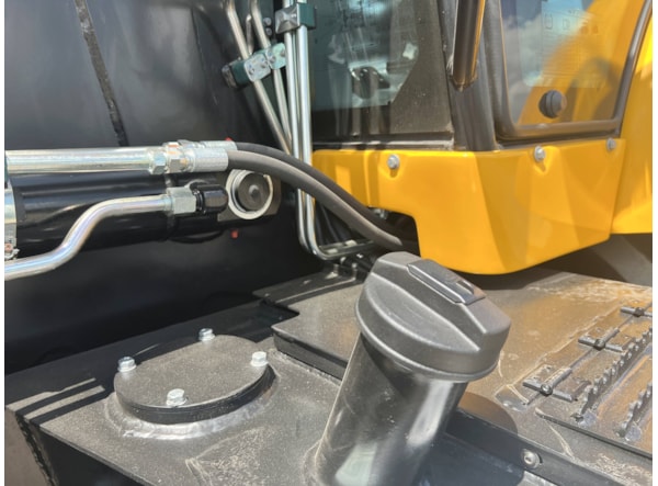 Buldoexcavator CUKUROVA 884 STAGE V de vanzare