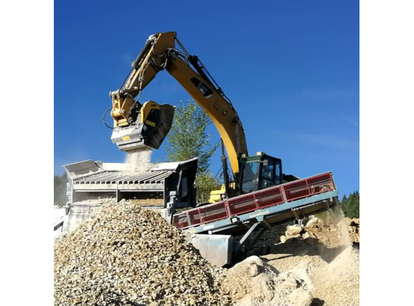 Cupa de concasare constructii MB Crusher BF120.4 S4 -- excavatoare 30 - 45 t. de vanzare