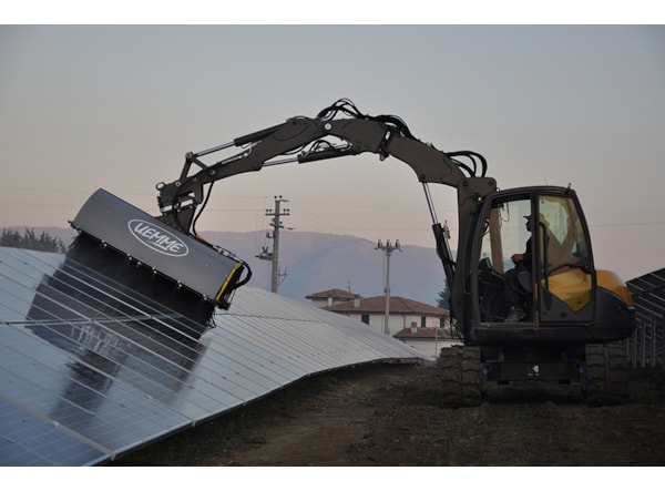  UEMME MANTA SOLAR  2100 - miniexcavatoare 5-7 t. de vanzare