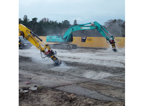  MB Crusher MB-R800 - excavator 10 - 22 t de vanzare