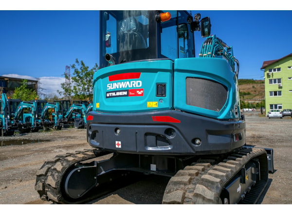 Midiexcavator SUNWARD SWE 60 UF + PICON GRATUIT de vanzare