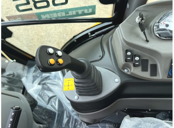 Buldoexcavator CUKUROVA 885 STAGE V Echipare Pro de vanzare