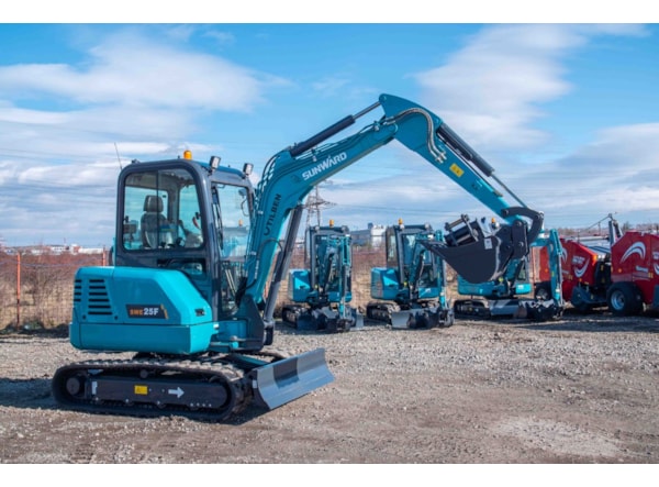 Miniexcavator SUNWARD SWE 25 F DISPONIBIL INCHIRIERE de vanzare